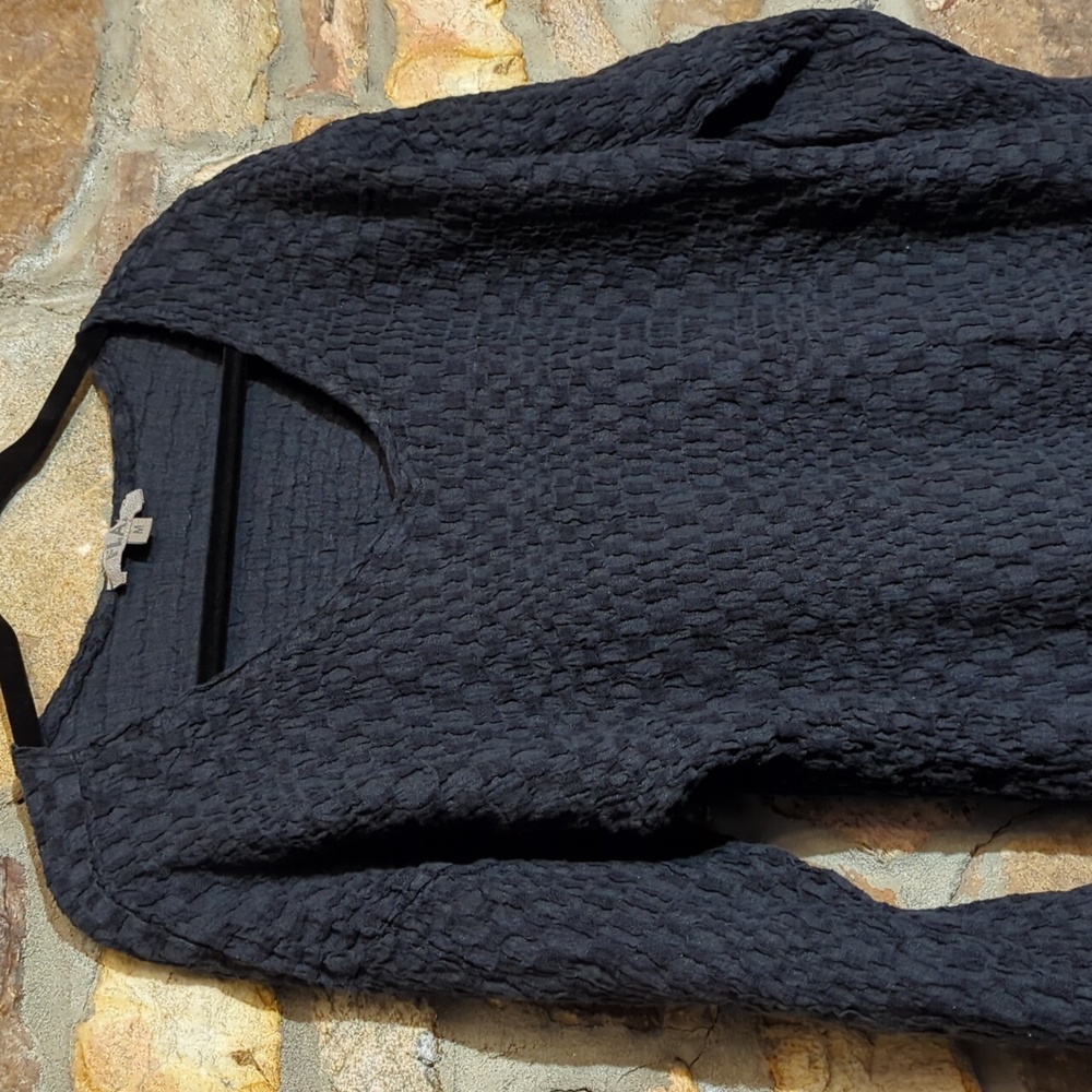 FLAX Textured Linen Black Top - Picture 2 of 11